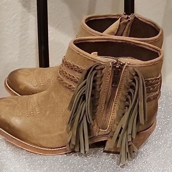 Circle G Shortie w/Side Fringe Boot - Picture 4 of 8